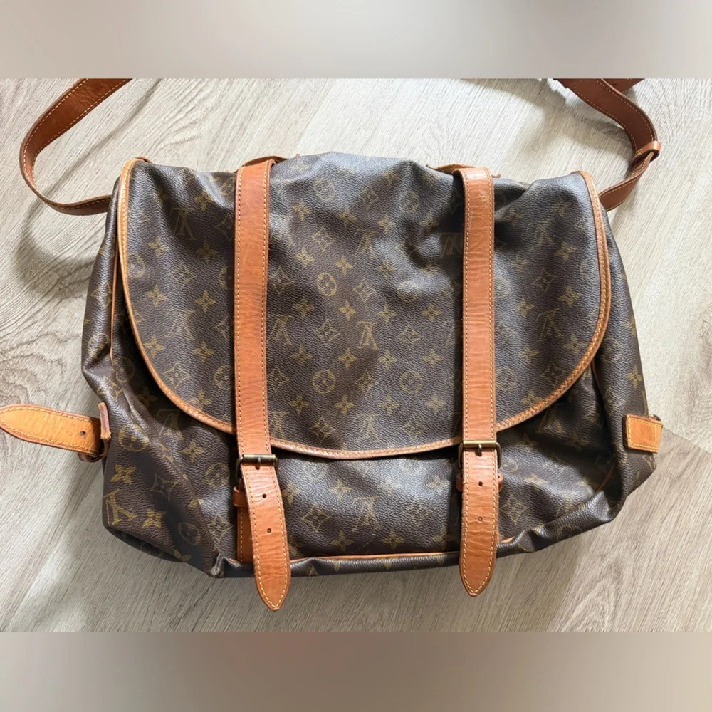 Louis Vuitton Monogram Saumur 43 Canvas Messenger Bag with Tan Leather Trim